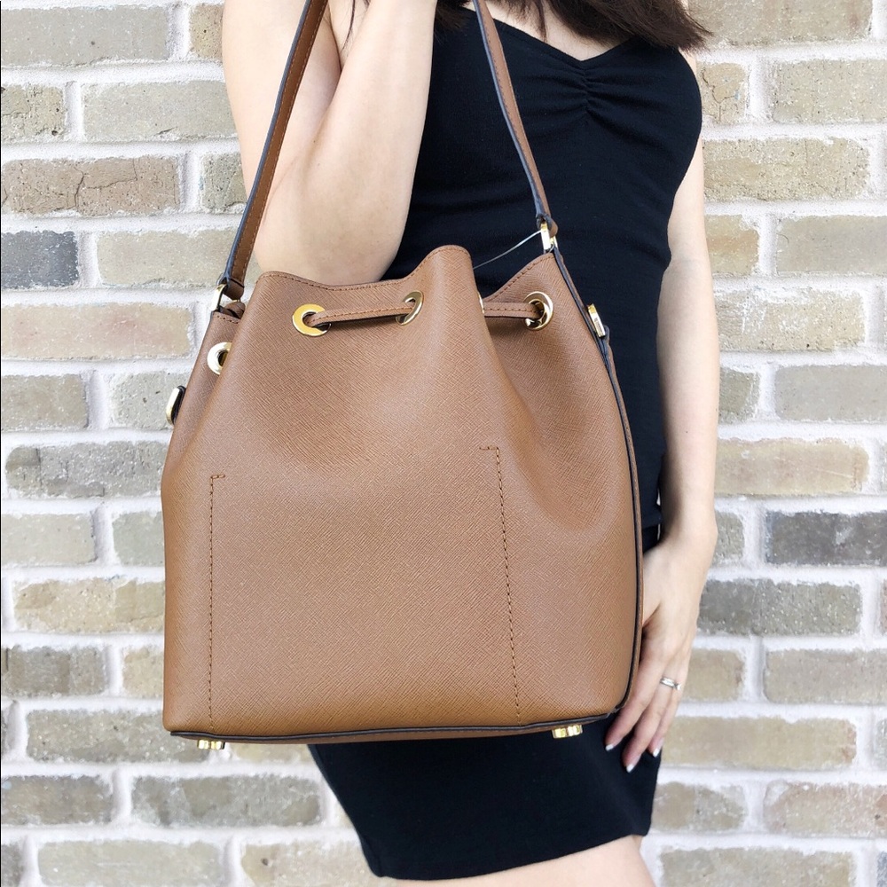Gaby’sBags👜💕-NWT Michael Kors Bucket Bag🌸 - Picture 4 of 8